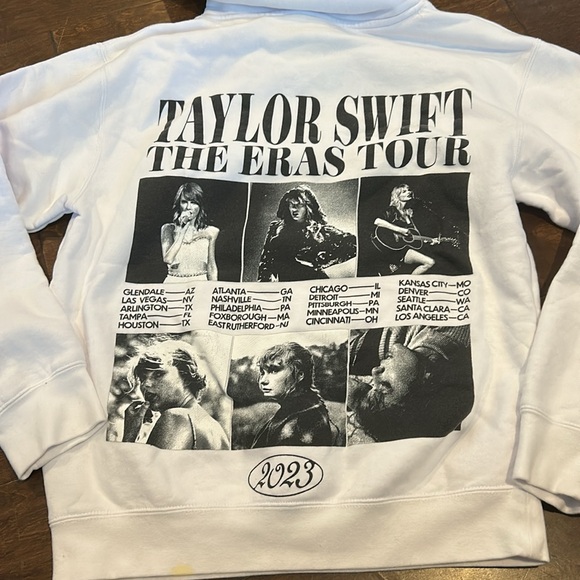 Taylor swift The Eras tour hoodie size small - Picture 4 of 4